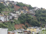 Encosta no bairro Três Moinhos, em Juiz de Fora, uma das áreas mais castigadas pelos temporais na Zona da Mata na última semana.